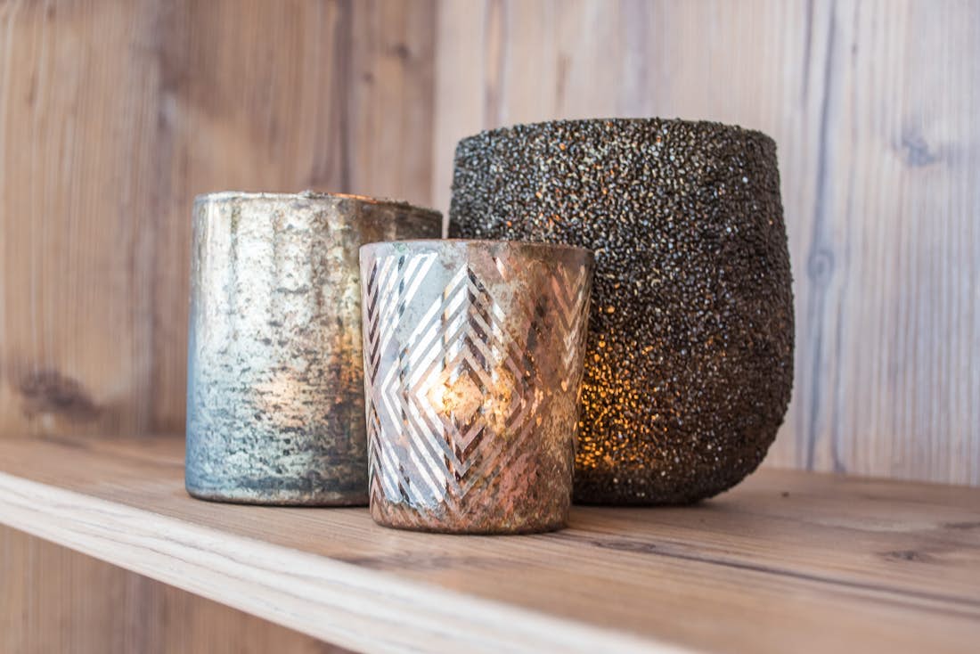 Morzine accommodation - Apartment Agba - Metallic candles at the design Agba apartment in Morzine