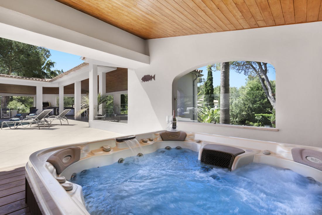 Mallorca alojamiento - Can Barracuda - Large terrace with views in Private pool villa Can Barracuda in Mallorca