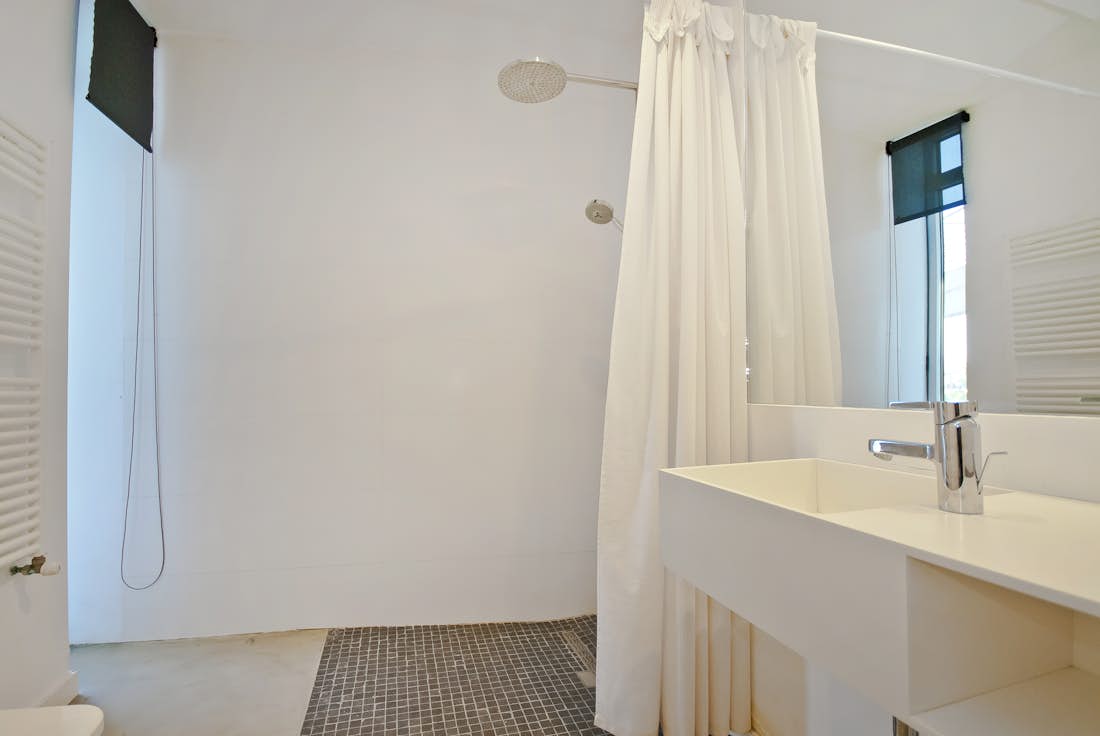 Modern bathroom amenities family villa H2O Mallorca