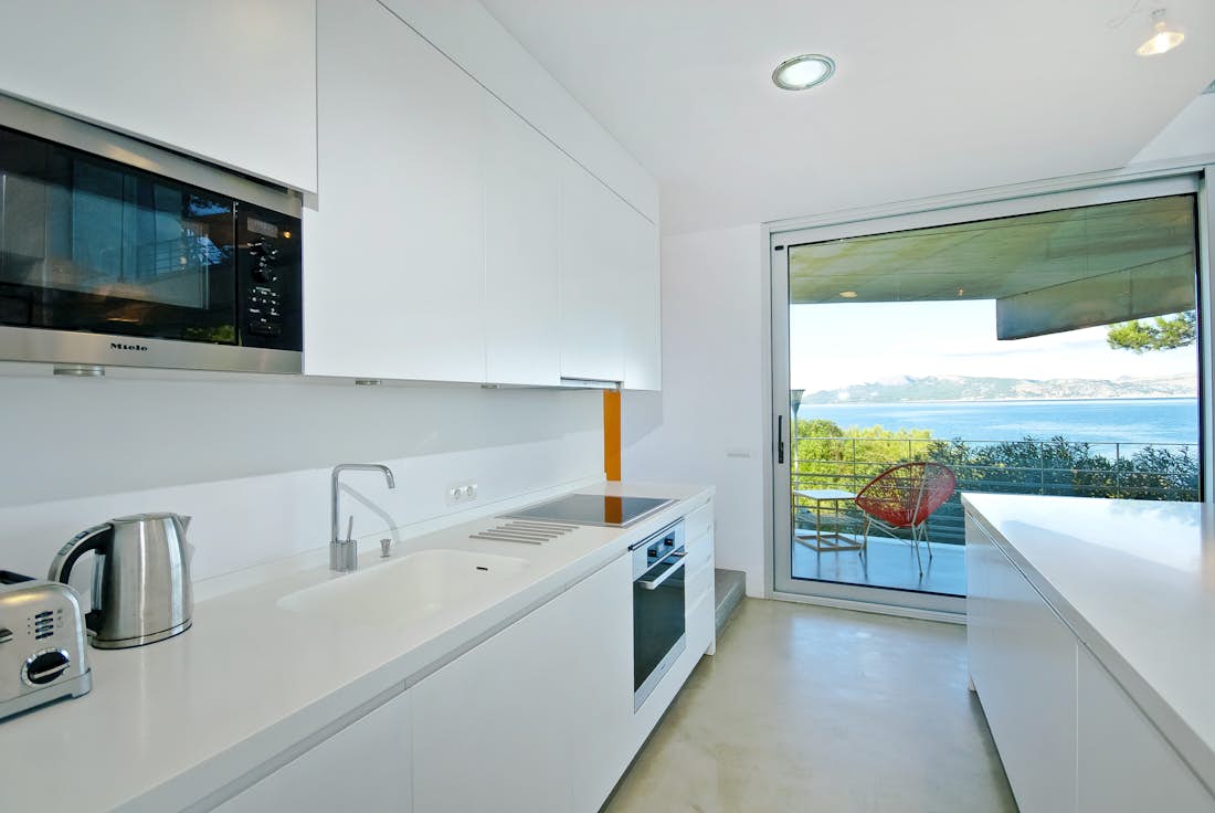 Mallorca accommodation - Villa H20 - Contemporary designed kitchen in sea view villa H2O in Mallorca