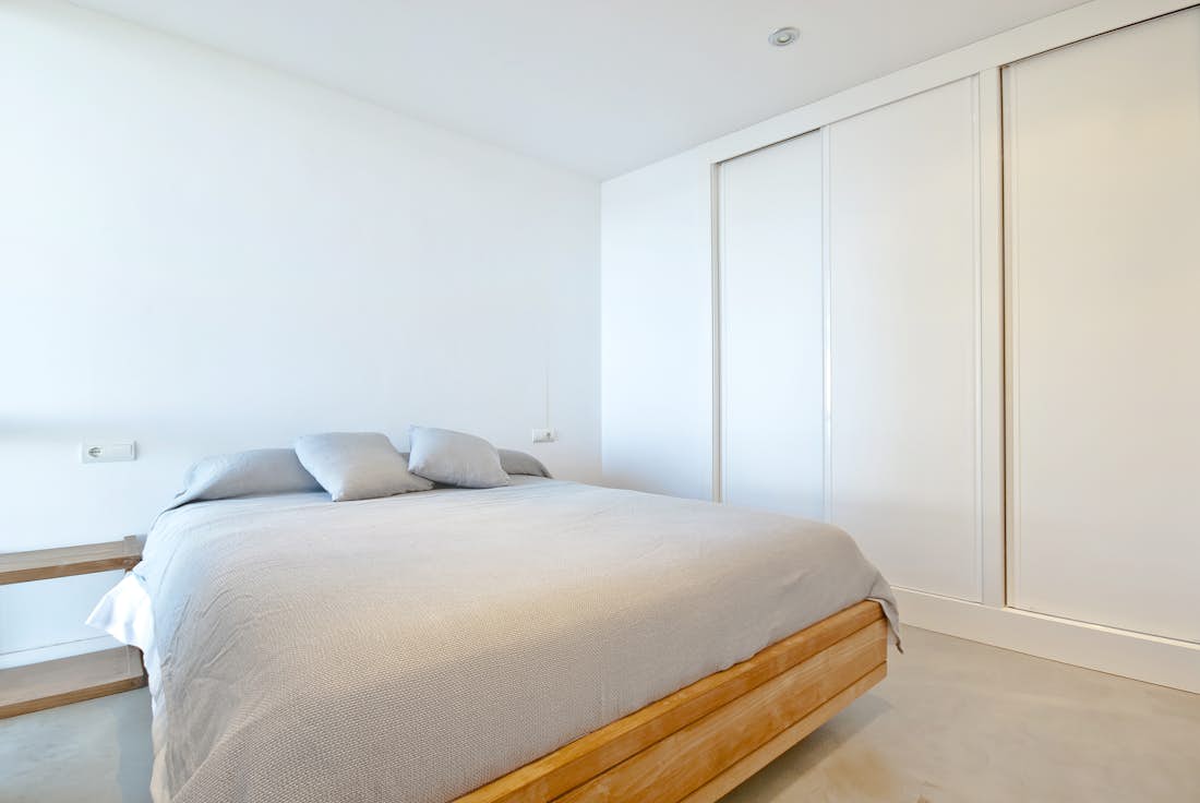 Mallorca accommodation - Villa H20 - Cosy double bedroom with landscape views at beach access villa H2O in Mallorca