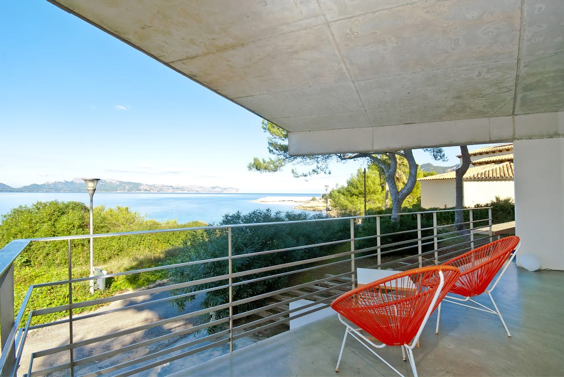 Mallorca accommodation - Villa H20 - Large terrace with sea views in family villa H2O in Mallorca