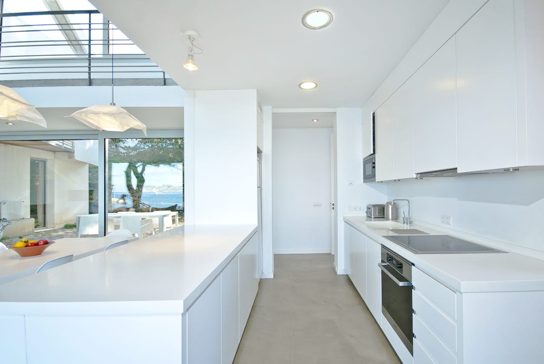 Mallorca accommodation - Villa H20 - Contemporary designed kitchen in sea view villa H2O in Mallorca