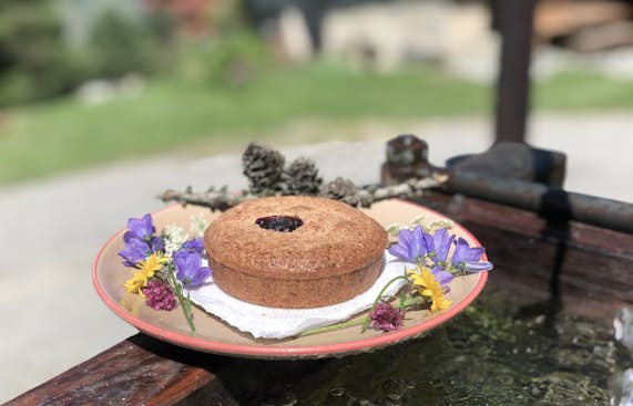 Enjoy wild blueberries in a pastry in Peisey-Vallandry