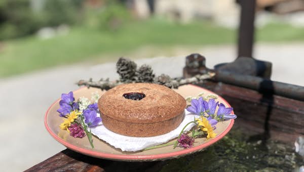 Enjoy wild blueberries in a pastry in Peisey-Vallandry