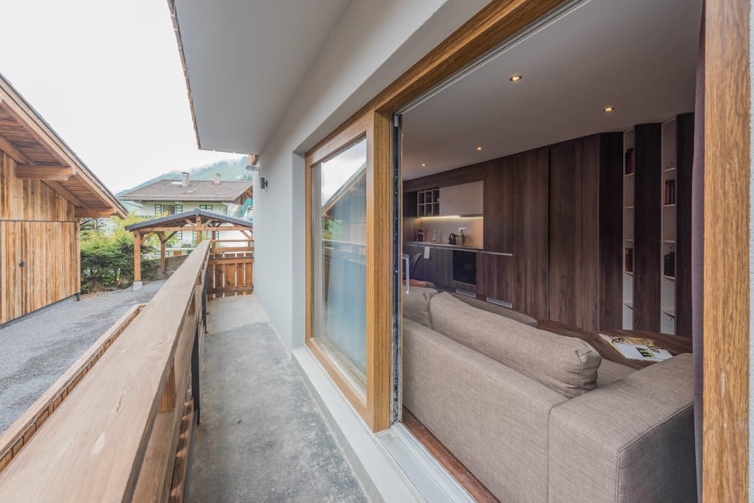Morzine accommodation - Apartment Catalpa - Nice terrace with mountain views at the luxury family apartment Catalpa in Morzine