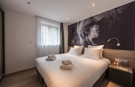 Luxury double ensuite bedroom family apartment Lovoa Morzine