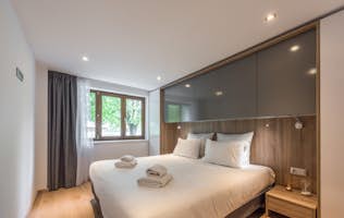 Morzine accommodation - Apartment Ipê - Luxury double ensuite bedroom hotel services apartment Ipê Morzine