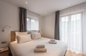 Luxury double ensuite bedroom ski apartment Meranti Morzine