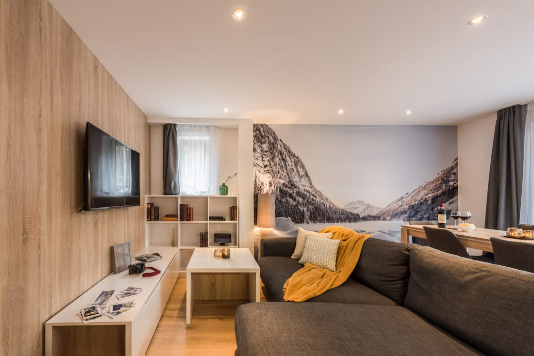 Morzine accommodation - Apartment Iroko - Alpine living room in luxury family apartment Iroko in Morzine