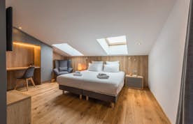 Luxury double ensuite bedroom alps apartment Takian Morzine