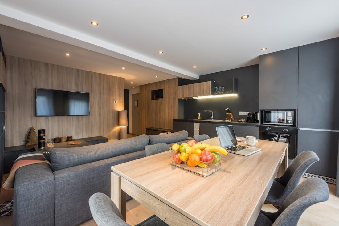 Salle à manger moderne appartement de luxe familial Lovoa Morzine