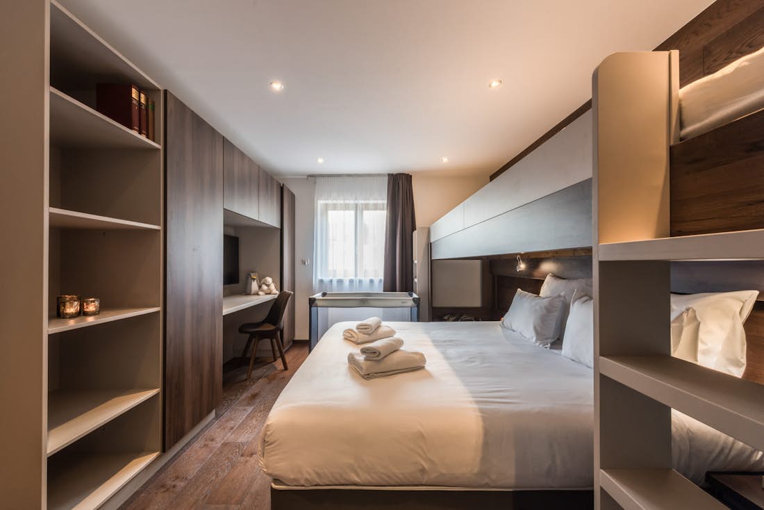 Luxury double ensuite bedroom ski apartment Catalpa Morzine