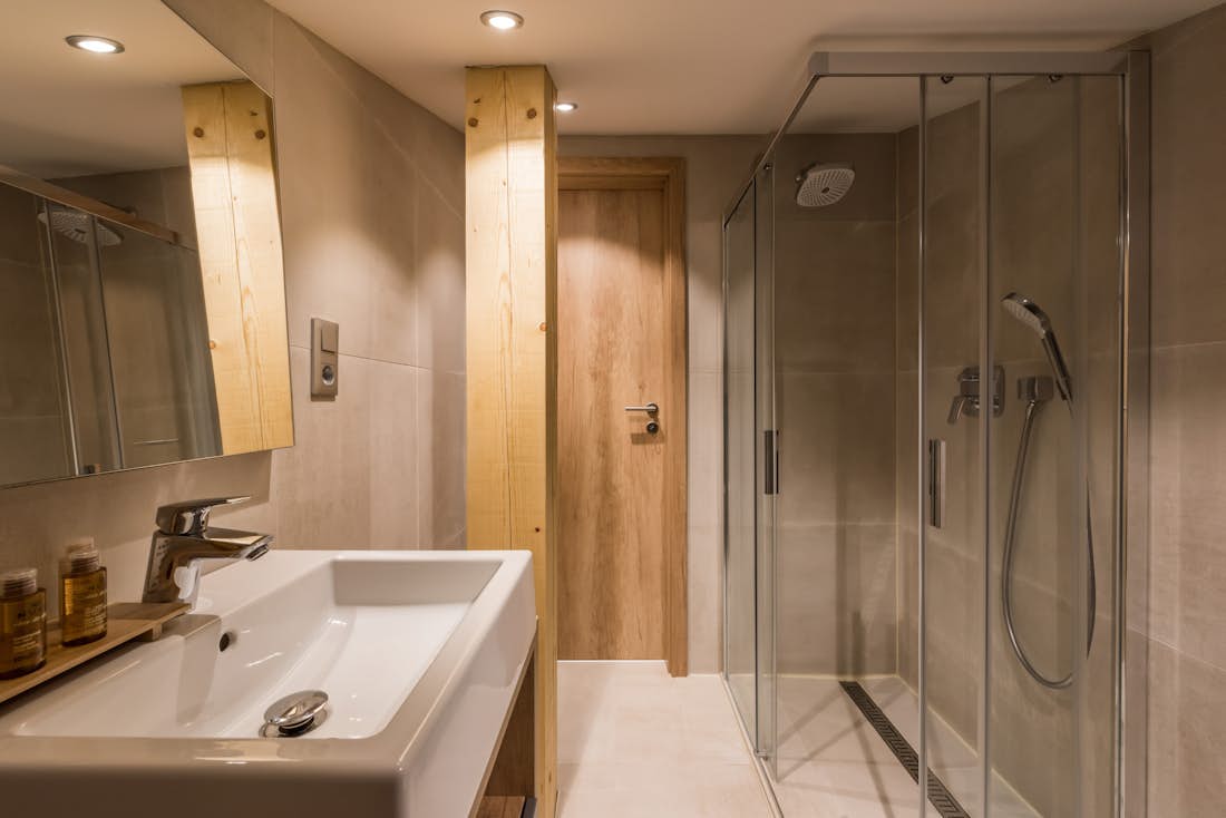 Modern bathroom walk-in shower ski apartment Takian Morzine