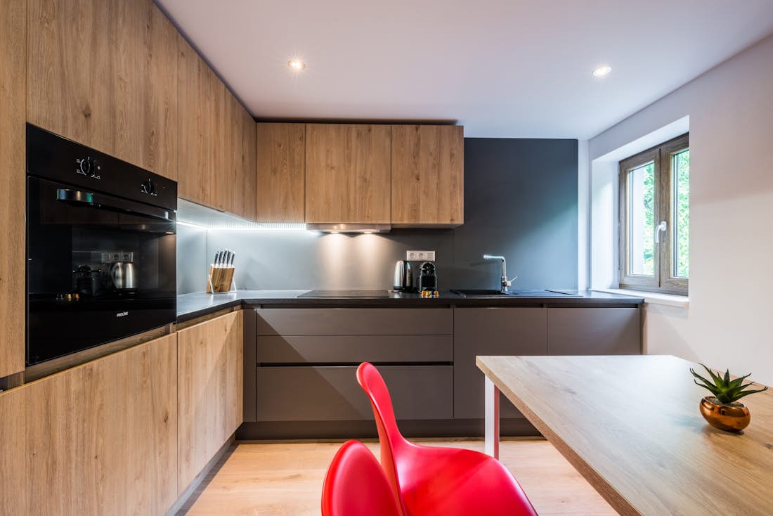 Morzine accommodation - Apartment Karri - Contemporary kitchen at the luxury ski apartment  Karri in Morzine