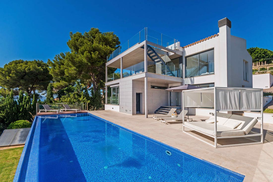 Mallorca accommodation - Villa Panoramica - opulent private swimming pool with ocean view Mountain views villa Mediterrania in Mallorca