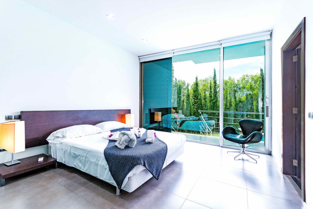 Chambre double moderne salle de bain villa Rockstar de luxe avec piscine privée Mallorca