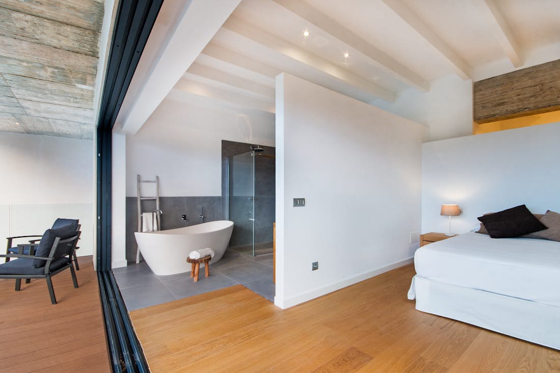 Mallorca accommodation - Villa O2 - Luxury double ensuite bedroom with Mountain views villa O2 Mallorca