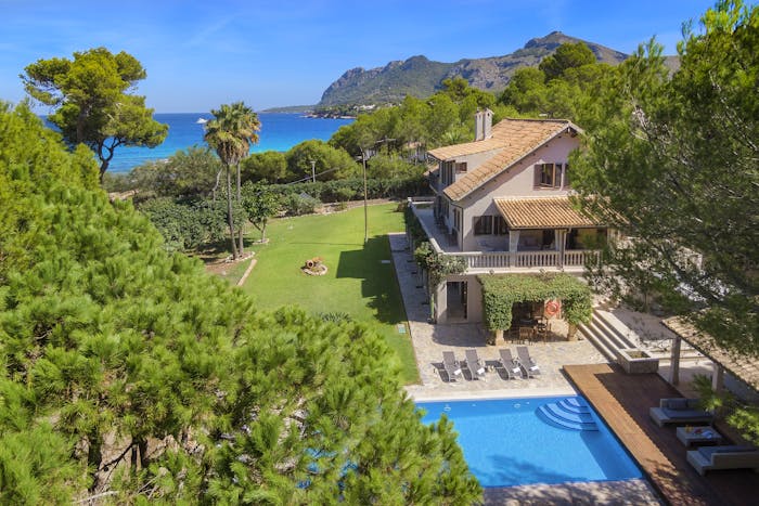 piscine privée vue sur l'océan villa Mal Pas beach  de luxe avec piscine privée Mallorca