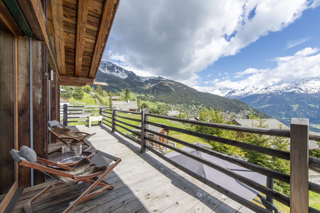 Verbier location - Chalet Teredo - Terrace with mountain views in Chalet Teredo in Verbier 