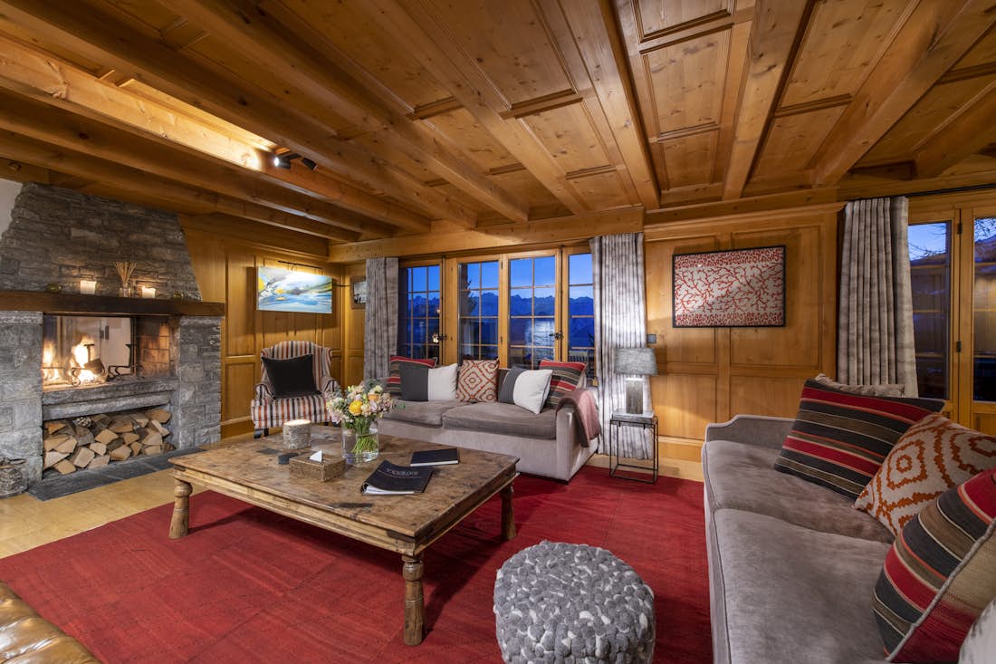 Verbier accommodation - Chalet Les Attelas  - Living room with mountain views in Chalet Attelas in Verbier