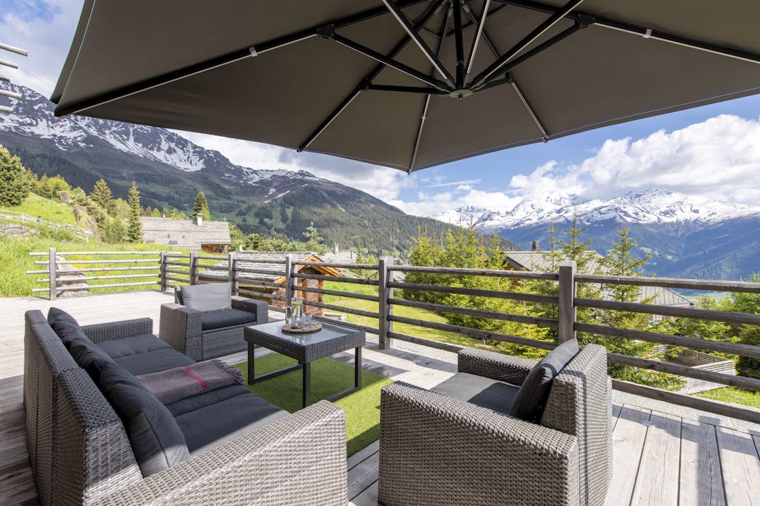 Verbier location - Chalet Teredo - Terrace with mountain views in Chalet Teredo in Verbier 