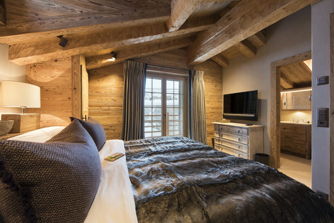 Verbier accommodation - Chalet Chouqui - Elegant Chalet Chouqui bedroom verbier 