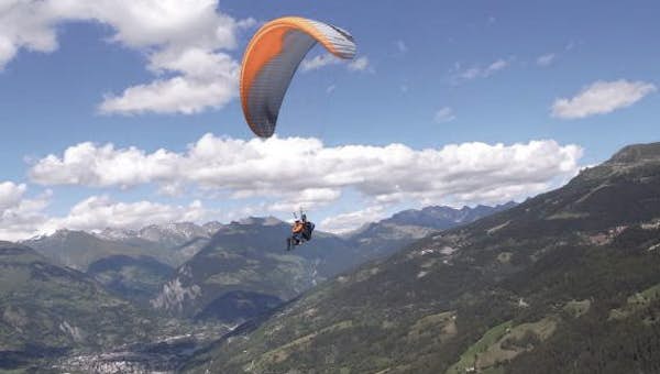 Paragliding activity in La Plagne 
