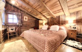 Megeve accommodation - Chalet Zebrano - Luxury double ensuite bedroom at family Chalet Zebrano Megeve