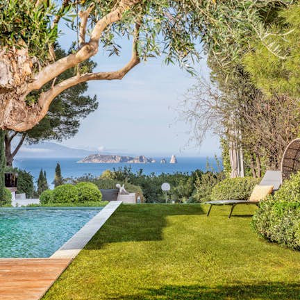 opulenta piscina privada  Villa Verde de lujo vistas al mar Costa Brava