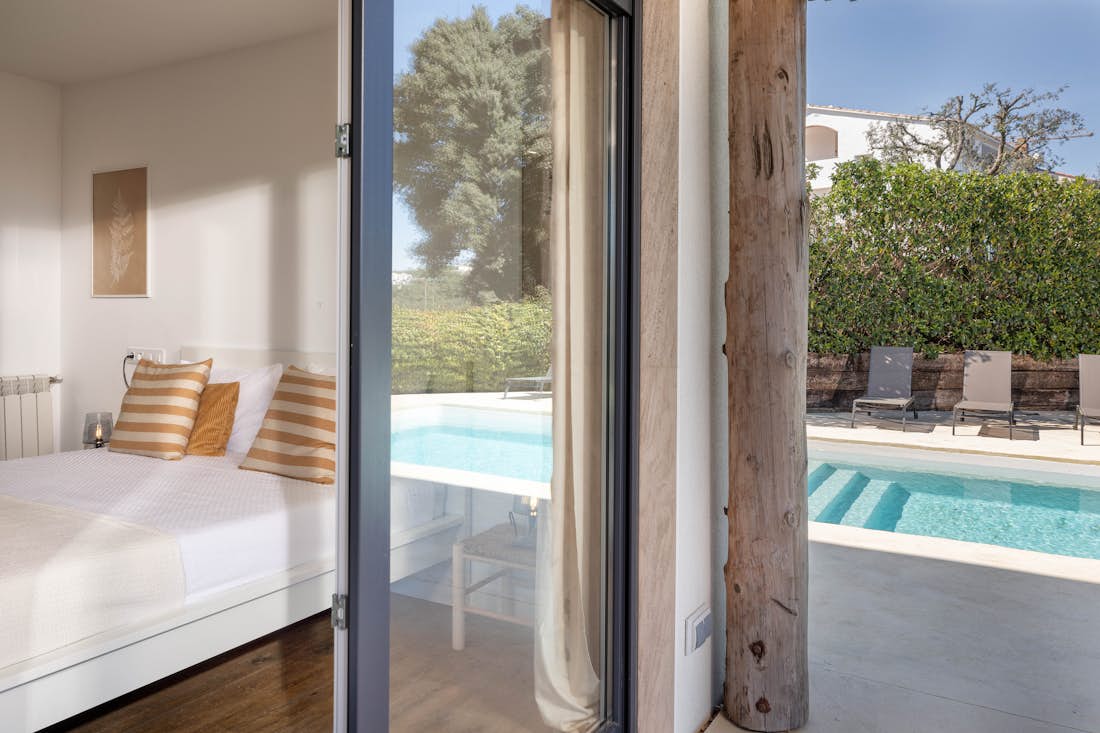 Costa Brava alojamiento - Casa Ciudamar - Habitación doble de lujo con baño y vistas al mar en Casa Ciudamar en la Costa Brava