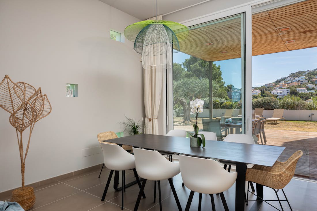 Costa Brava accommodation - Villa Verde - Spacious living room in sea view Villa Verde in Costa Brava