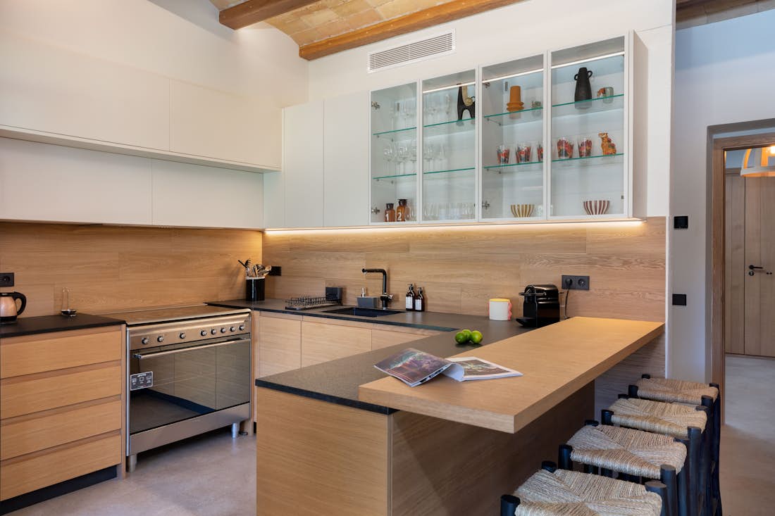 Costa Brava accommodation - Casa Alegria  - Contemporary designed kitchen in Mountain views villa Casa Alegria in Costa Brava