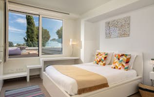 Costa Brava accommodation - Villa Verde - Luxury double ensuite bedroom sea view Villa Verde Costa Brava