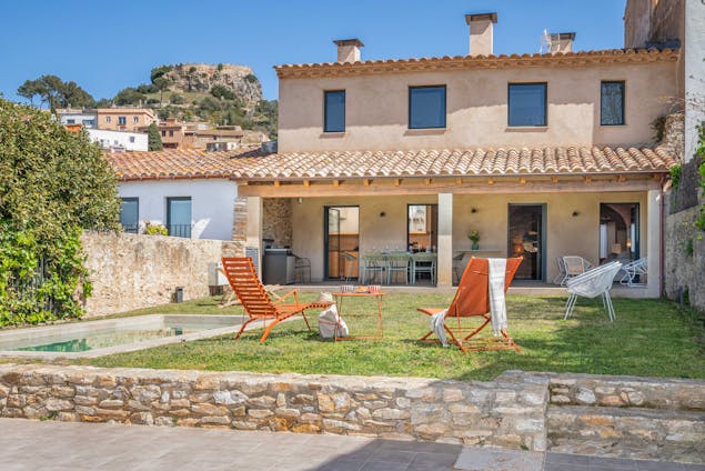Charming townhouse in the center of Begur