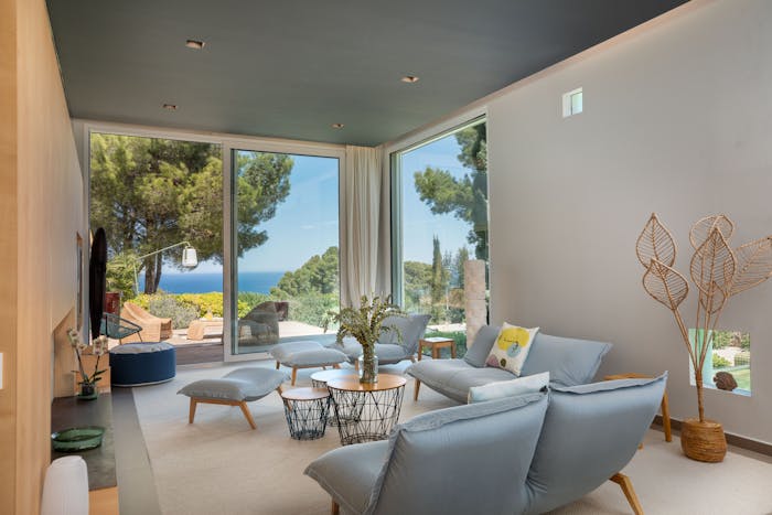 Spacieux salon moderne Villa Verde de luxe vue mer Costa Brava
