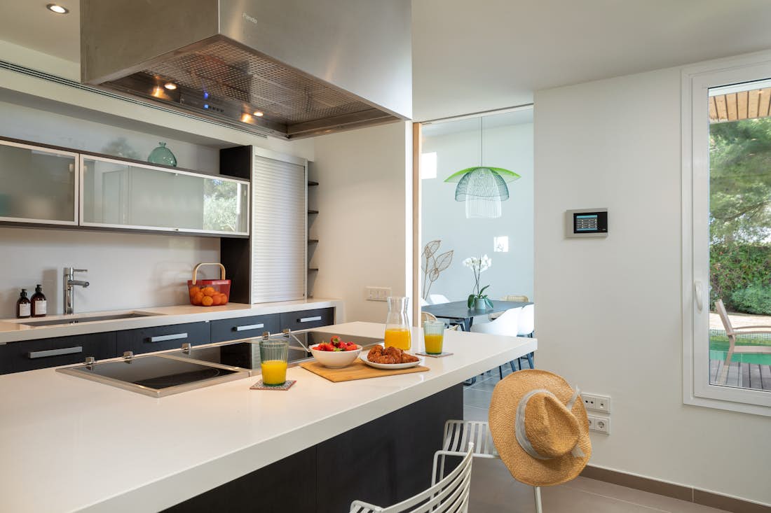 Costa Brava accommodation - Villa Verde - Contemporary designed kitchen in Villa Verde in Costa Brava