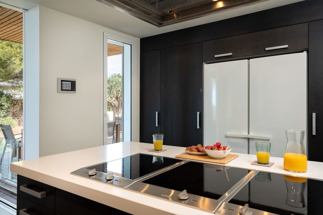 Costa Brava accommodation - Villa Verde - Contemporary designed kitchen in Villa Verde in Costa Brava