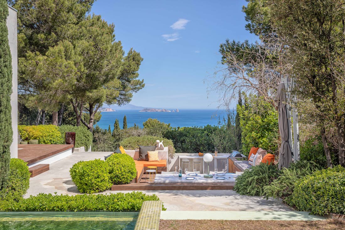 Costa Brava alojamiento - Villa Verde - Gran terraza en  Villa Verde de lujo vistas al mar à Costa Brava