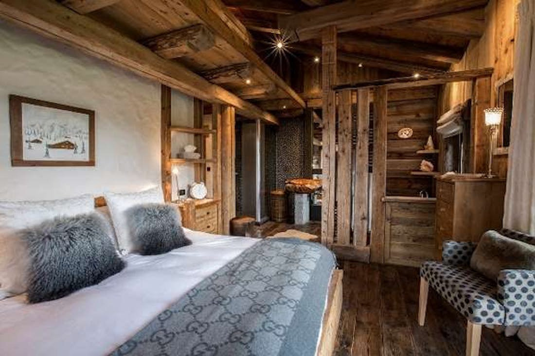 Accommodation - Megeve - Chalet Dabema - Bedrooms 1-3 - 2/3
