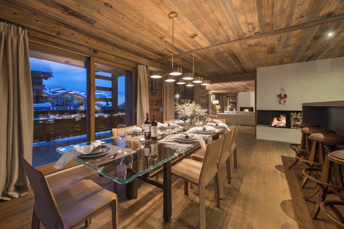 Verbier accommodation - Penthouse Place Blanche I - Lovely kitchen and dining area  with views in apartment Place blanche 1 in Verbier 
