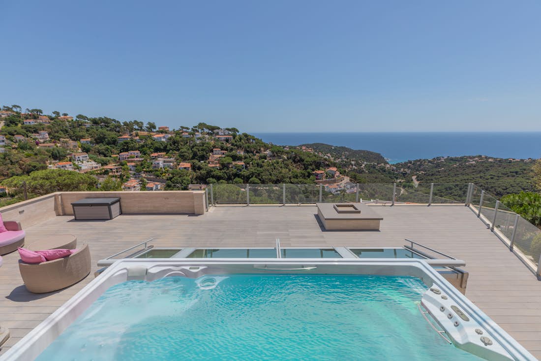 Outdoor hot tub ocean views family Villa Dypsis Costa Brava