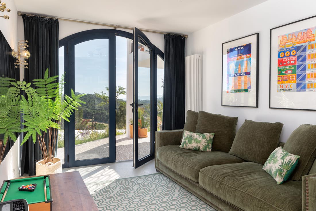 Costa Brava accommodation - Casa Botanic  - Private living room in family bedroom in casa botanic villa in costa brava