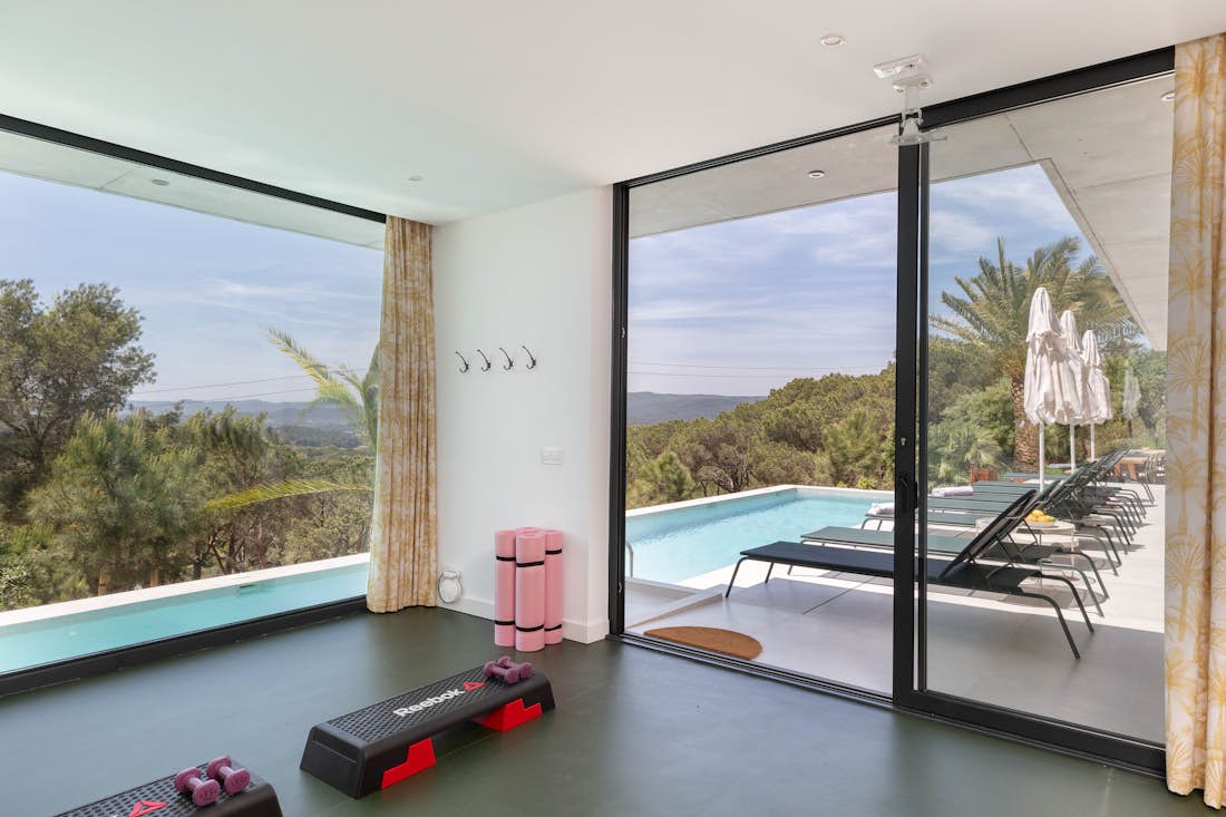salle de gym bien équipée villa Casa Botanic de luxe vue mer Costa Brava