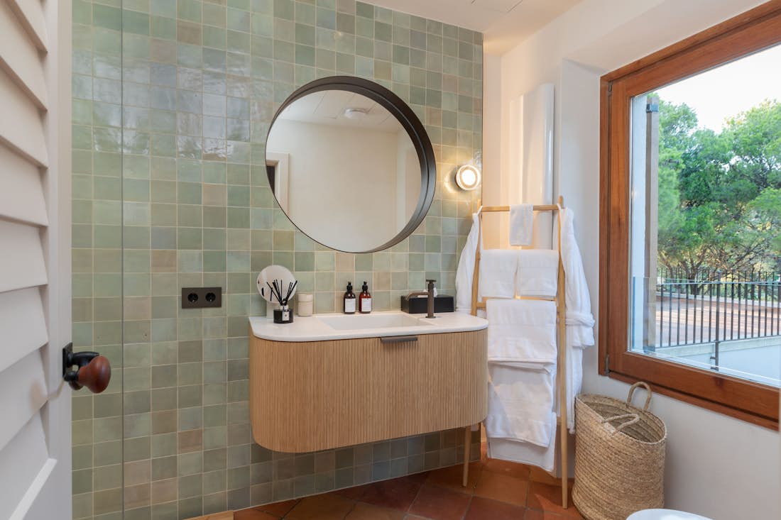 Modern bathroom amenities beach access villa Finca J Costa Brava