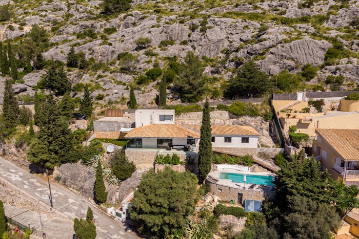 Rent Villa La Font Alta in Pollensa Mallorca