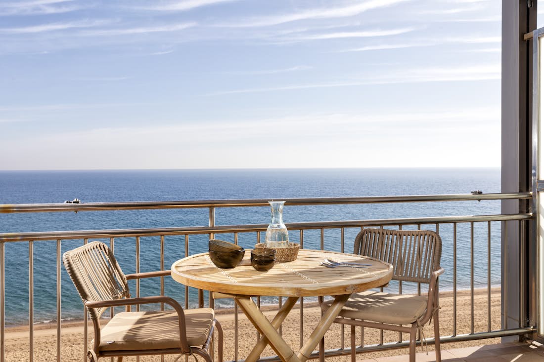 Costa Brava location - Appartement Sea Breeze - Une grande terrasse avec vue sur la mer dans le appartement Lilium de luxe avec piscine privée à Costa Brava