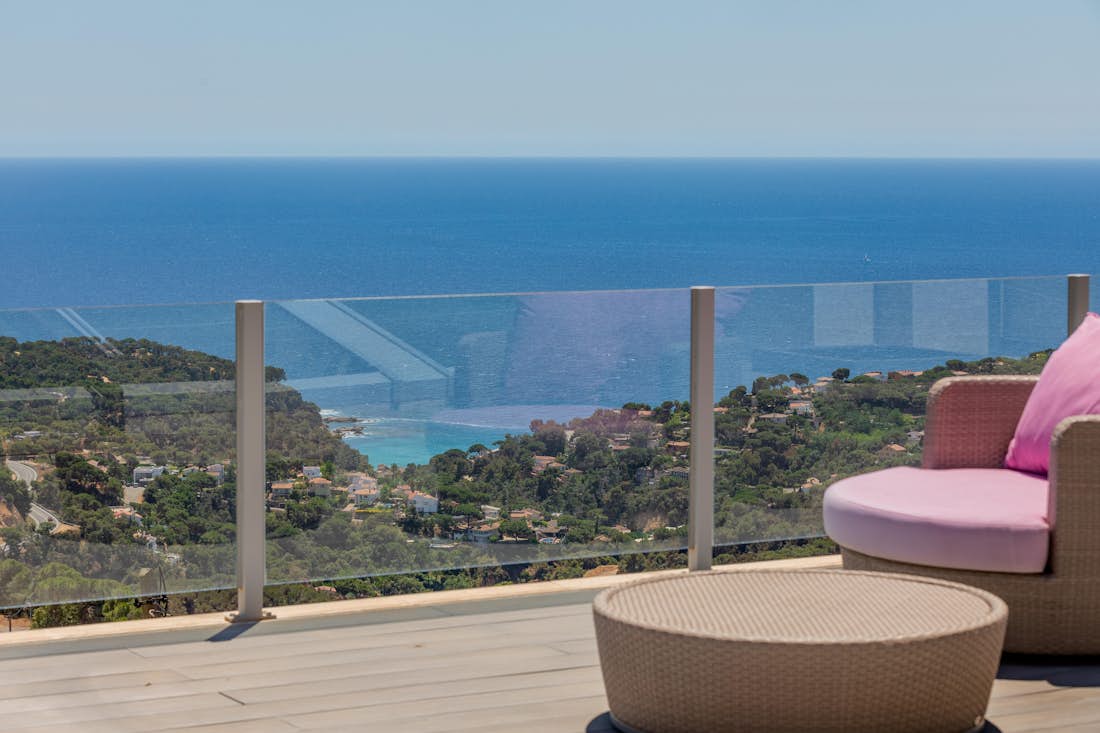 Outdoor hot tub ocean views family Villa Dypsis Costa Brava