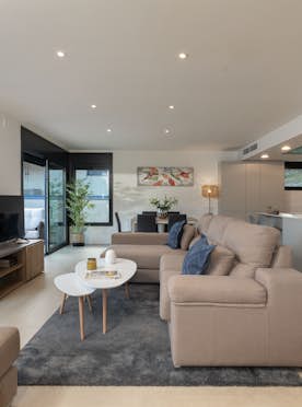 Costa Brava accommodation - Penthouse Lilium - Spacious seaside living room family apartment Lilium Costa Brava