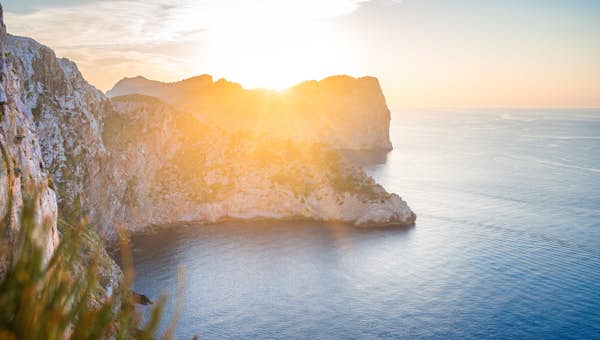 How to rent a villa in Mallorca by Emerald Stay How rent villa Mallorca Emerald Stay